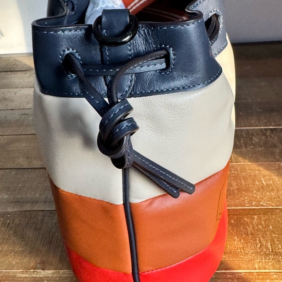 Coach Field Bucket Bag - Picture 5 of 7